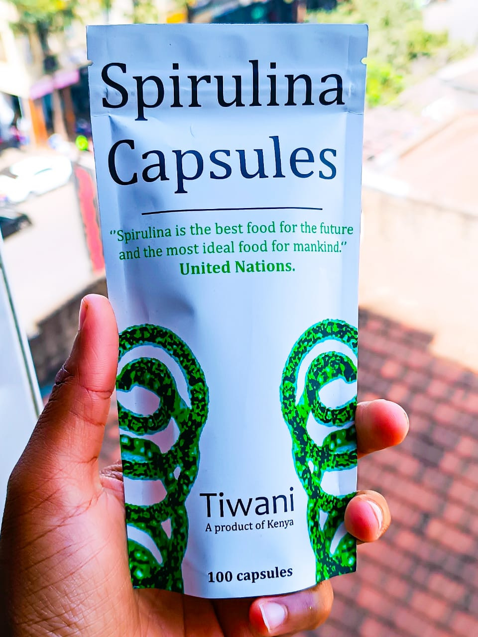 Spirulina superfood supplement