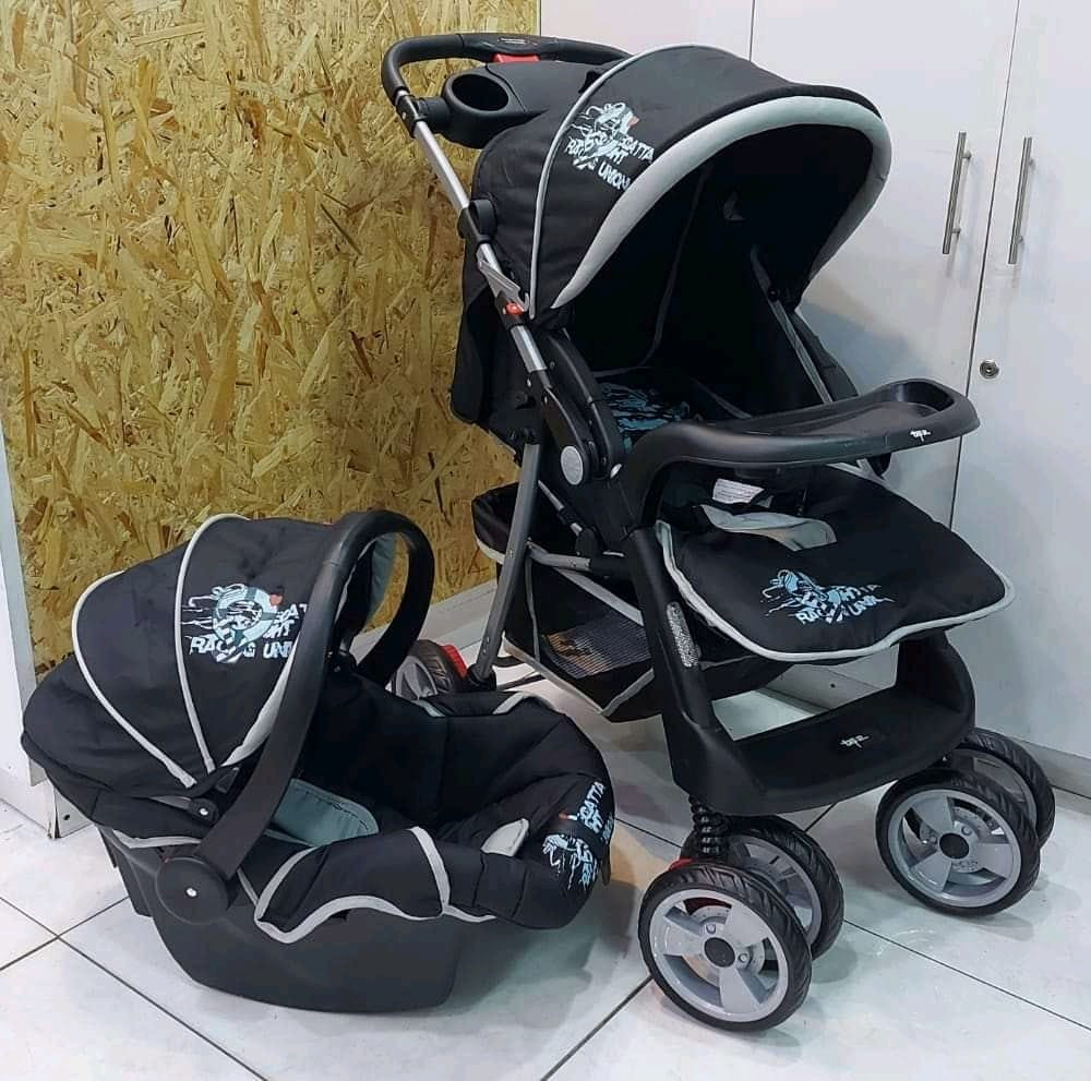 STROLLER WITH A CARRYCOT