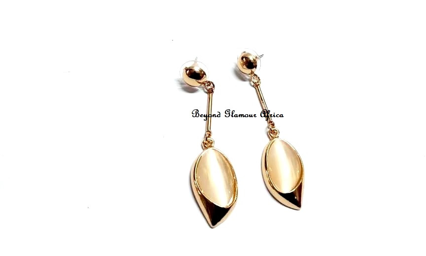 Ladies Long and Dangle Gold Tone earrings